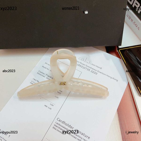 designer women headbands transparent design hair jewelry metal logo decoration hairpin luxurious #including box, Slivery;golden
designer women headbands transparent design hair jewelry metal logo decoration hairpin luxurious #including box, Slivery;golden