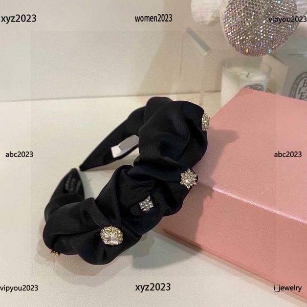 designer women headbands fashion hair jewelry fold design hair band diamond inlaid letter decoration headwear #including box, Silver
designer women headbands fashion hair jewelry fold design hair band diamond inlaid letter decoration headwear #including box, Silver