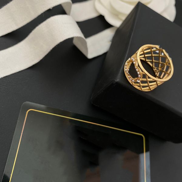 brand designer letter band rings women brass 18k gold plated crystal rhinestone copper love wedding jewelry supplies ring carving finger rin, Silver
brand designer letter band rings women brass 18k gold plated crystal rhinestone copper love wedding jewelry supplies ring carving finger rin, Silver