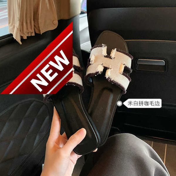 jiujiu selection~heavy industry leather classic round head fur edge letter flat bottom slippers for women's summer outwear, Black
jiujiu selection~heavy industry leather classic round head fur edge letter flat bottom slippers for women's summer outwear, Black