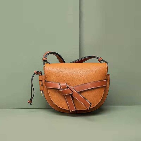 fashion women's bags designer handbag luxury leather new bow saddles cowhide trend shoulder crossbody bag
fashion women's bags designer handbag luxury leather new bow saddles cowhide trend shoulder crossbody bag