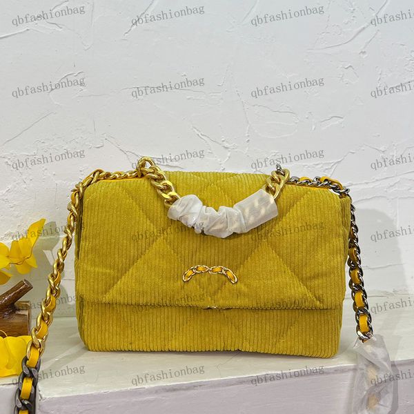 designer womens shoulder bag solid color flip velvet chain buckle diamond check handbag matelasse chain crossbody bags makeup case schoolbag
designer womens shoulder bag solid color flip velvet chain buckle diamond check handbag matelasse chain crossbody bags makeup case schoolbag