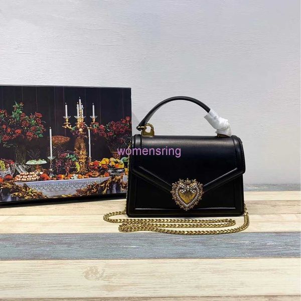 evening bags messenger bags flap totes fashion chain messenger bags women's handbags wallets leather jewelry heart buckles
evening bags messenger bags flap totes fashion chain messenger bags women's handbags wallets leather jewelry heart buckles