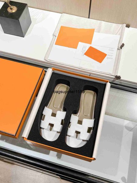 women's brand luxury sandals designer slippers milan fashion week catwalk flat flip flops alligator slippers ladies beach sandals summe, Black
women's brand luxury sandals designer slippers milan fashion week catwalk flat flip flops alligator slippers ladies beach sandals summe, Black