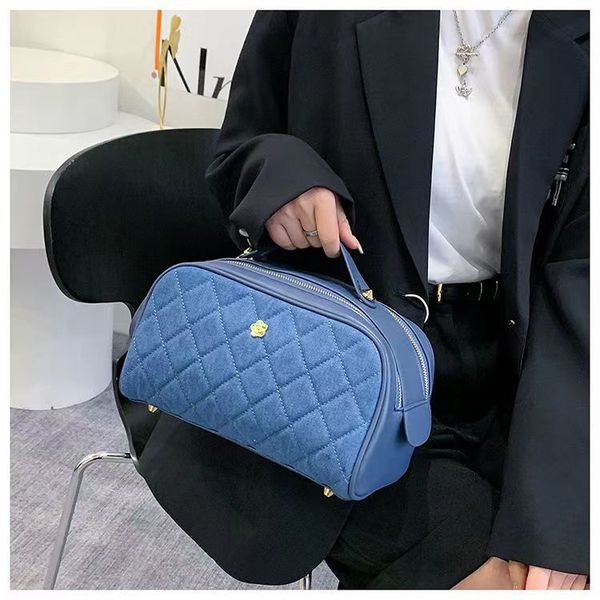 new advanced sense simple large capacity portable double zipper makeup bag toiletry bag multi-functional burst female cosmetics storage bag
new advanced sense simple large capacity portable double zipper makeup bag toiletry bag multi-functional burst female cosmetics storage bag