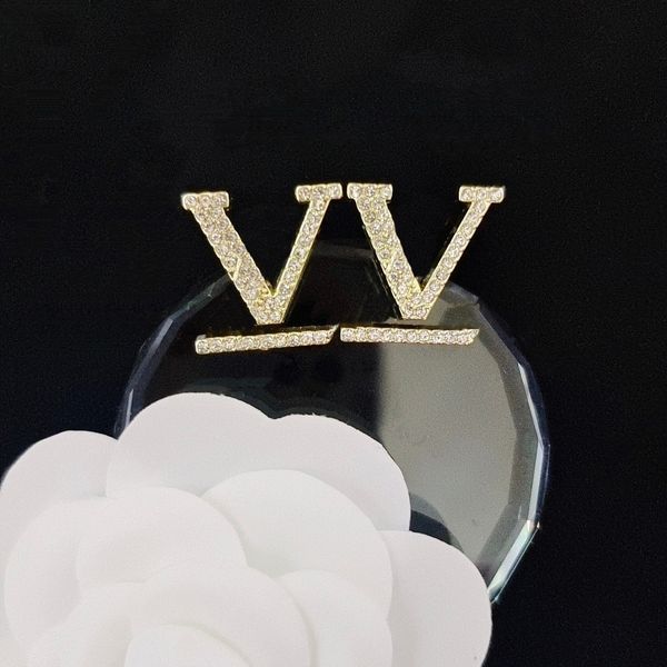 with stmap classics designer stud earring non fading charm women diamond designer jewelry party family gift spring romantic girl chain, Golden;silver
with stmap classics designer stud earring non fading charm women diamond designer jewelry party family gift spring romantic girl chain, Golden;silver