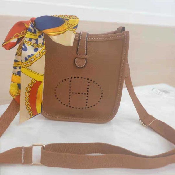 designer h home bag evelynn 2023 women's new h family small mini fashion personality single shoulder cross body hollow bucket kh9g
designer h home bag evelynn 2023 women's new h family small mini fashion personality single shoulder cross body hollow bucket kh9g