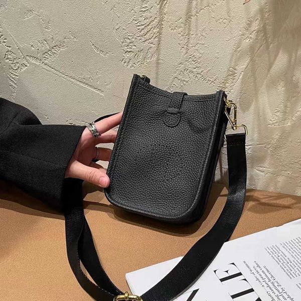 designer h home bag evelynn layer evelynss cowhide lychee pattern mens and womens universal single shoulder crossbody genuine leather mobile
designer h home bag evelynn layer evelynss cowhide lychee pattern mens and womens universal single shoulder crossbody genuine leather mobile
