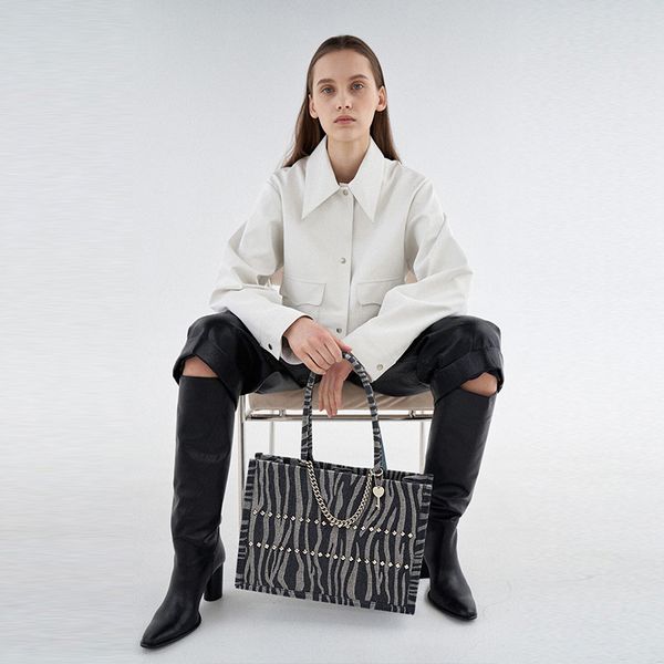 ipad bag casual totes commuter totes designer luxury womens shoulder bags women crossbody bag high-quality genuine leather casual wild high-
ipad bag casual totes commuter totes designer luxury womens shoulder bags women crossbody bag high-quality genuine leather casual wild high-
