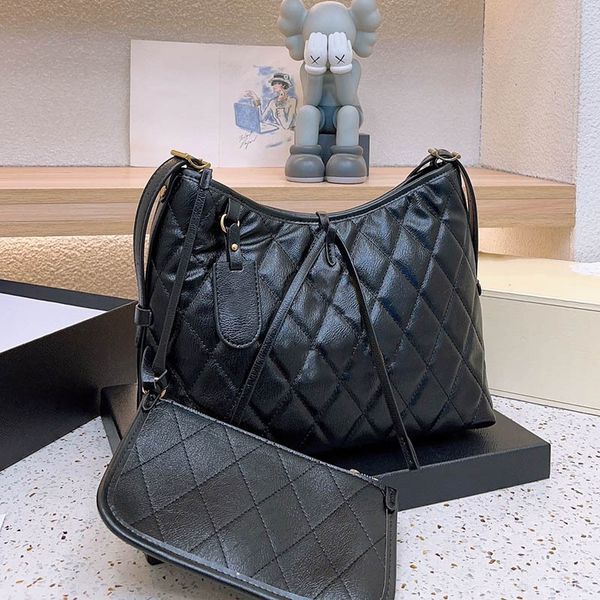 large capacity women commuter tote bag gold hardware diamond lattice leather crossbody underarm designer bag outdoor travel suitcase with co
large capacity women commuter tote bag gold hardware diamond lattice leather crossbody underarm designer bag outdoor travel suitcase with co