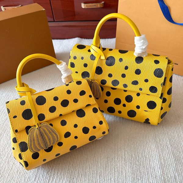 fashion handbags yk cluny bb wave pattern handbag designer leather shoulder bag crossbody bags vintage dots small 2size
fashion handbags yk cluny bb wave pattern handbag designer leather shoulder bag crossbody bags vintage dots small 2size