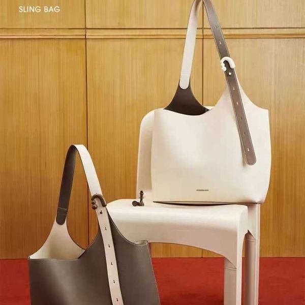 songmont bags amazing song strap bag 2023 new design sense large capacity tote bag leather texture shoulder bag for women
songmont bags amazing song strap bag 2023 new design sense large capacity tote bag leather texture shoulder bag for women