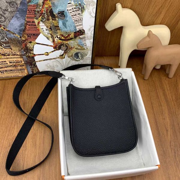 designer h home bag evelynn handmade new high end wax thread women's original evelynns hollowed out classic fashion leisure college sty
designer h home bag evelynn handmade new high end wax thread women's original evelynns hollowed out classic fashion leisure college sty