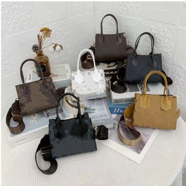 mini baby totes casual children handbags fashion kids pu leather messenger bag girls princess bucket bag, Black
mini baby totes casual children handbags fashion kids pu leather messenger bag girls princess bucket bag, Black