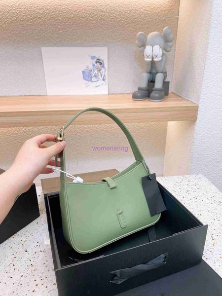 designer handbags hobo women shoulder bag tote chain alligator tote canvas alligator vintage
designer handbags hobo women shoulder bag tote chain alligator tote canvas alligator vintage
