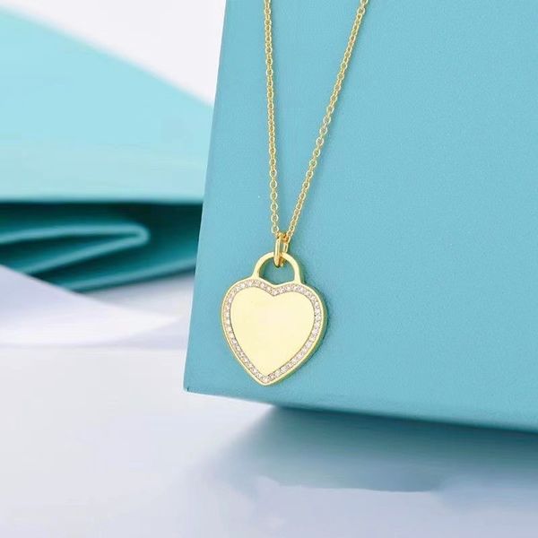 fashion designer women's love necklace luxury classic peach heart pendant jewelry valentine's day gift with box, Golden;silver
fashion designer women's love necklace luxury classic peach heart pendant jewelry valentine's day gift with box, Golden;silver