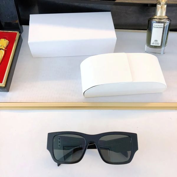 fashion designer sunglasses classic glasses outdoor beach sunglasses 6 colors for men and women triangle belt box, White;black
fashion designer sunglasses classic glasses outdoor beach sunglasses 6 colors for men and women triangle belt box, White;black