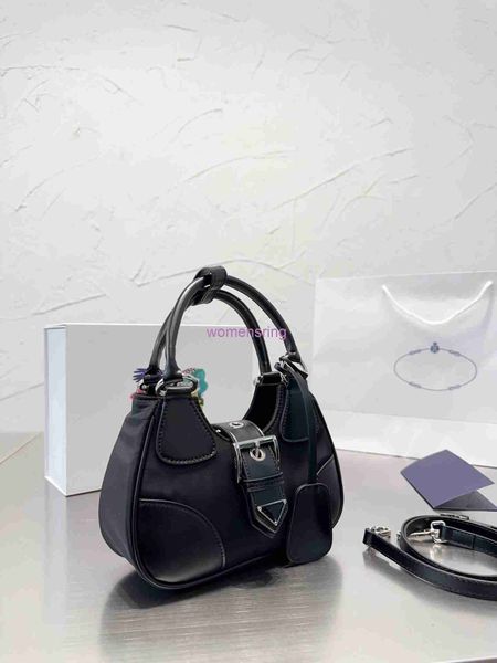 2023 new style shoulder bag designer handbags luxury brand designer handbags ladies handbags leather handbags cute half-moon handbag fashion
2023 new style shoulder bag designer handbags luxury brand designer handbags ladies handbags leather handbags cute half-moon handbag fashion