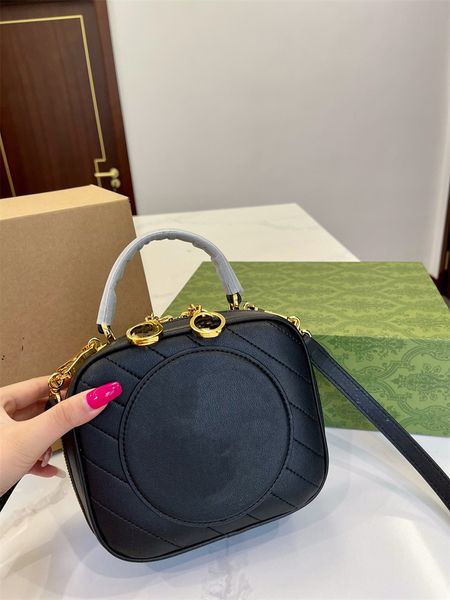 2023 new luxury designer handbag women's leather shoulder bag women's purse crossbody purse handbag leather high quality
2023 new luxury designer handbag women's leather shoulder bag women's purse crossbody purse handbag leather high quality