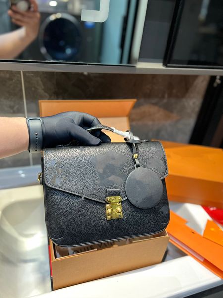 new 2023 designer fashion classic handbag women's leather handbag women's crossbody handbag shoulder embosser messenger bag
new 2023 designer fashion classic handbag women's leather handbag women's crossbody handbag shoulder embosser messenger bag