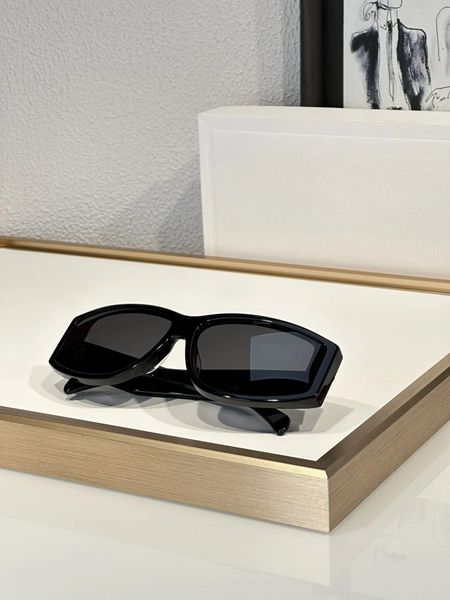luxury designer sunglasses for women mens glasses polarized uv protectio shades goggle with box beach sun small frame fashion sunglasses, White;black
luxury designer sunglasses for women mens glasses polarized uv protectio shades goggle with box beach sun small frame fashion sunglasses, White;black