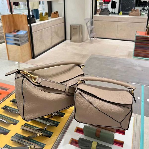ceiling new puzzle geometric bag colored combination leather pillow bag classic handheld one shoulder oblique straddle bag for women
ceiling new puzzle geometric bag colored combination leather pillow bag classic handheld one shoulder oblique straddle bag for women