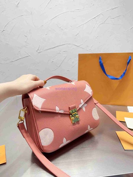 2023 ladies luxury designer ladies handbag fashion shoulder bag luxury messenger bag
2023 ladies luxury designer ladies handbag fashion shoulder bag luxury messenger bag