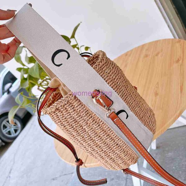 2022 fashion bamboo basket ladies bucket straw handbag beach one shoulder messenger handbag luxury designer handbag
2022 fashion bamboo basket ladies bucket straw handbag beach one shoulder messenger handbag luxury designer handbag