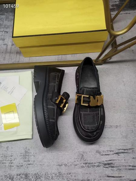women designer loafers dress shoes new fashion platform sole black white casual leather shoe sneakers classic loafer with metal letters orig
women designer loafers dress shoes new fashion platform sole black white casual leather shoe sneakers classic loafer with metal letters orig