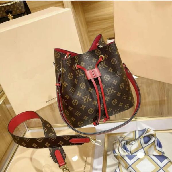 classic style women bucket bag shoulder bags crossbody bag women handbags adjustable strap new fashion bags purse classic crossbody totes de 
classic style women bucket bag shoulder bags crossbody bag women handbags adjustable strap new fashion bags purse classic crossbody totes de