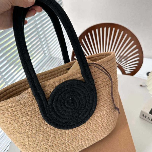 handmade raffia tote woven beach bag famous brand women y simple and versatile designer totes handbag shopping bag wallets 230506
handmade raffia tote woven beach bag famous brand women y simple and versatile designer totes handbag shopping bag wallets 230506