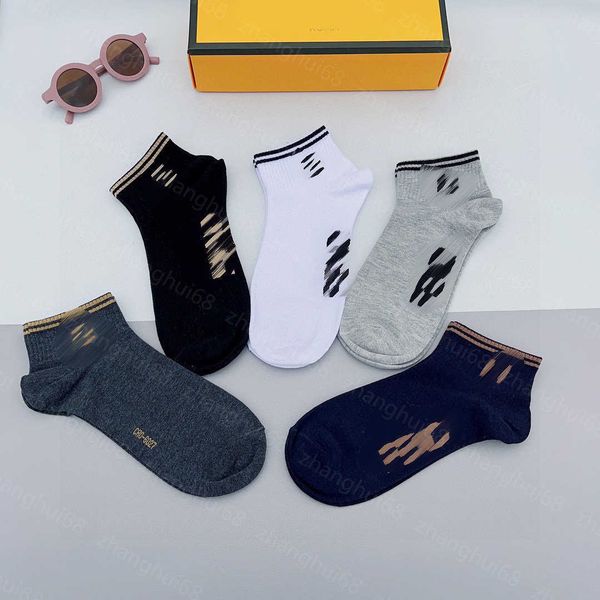 23ss designer men women socks low-cut socks 5 pairs in box brand letter logo jacquard socks pure cotton sweat-absorbent comfortable mens und, Black
23ss designer men women socks low-cut socks 5 pairs in box brand letter logo jacquard socks pure cotton sweat-absorbent comfortable mens und, Black