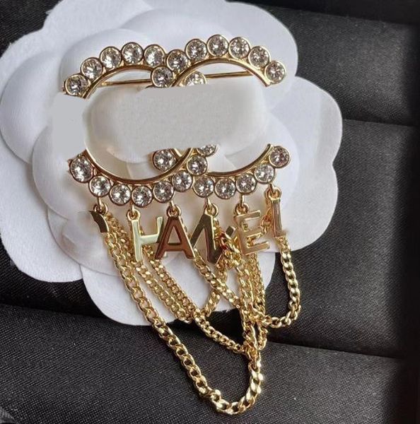 luxury fashion desinger brooch women crystal rhinestone pearl letter brooches suit pin fashion gifts jewelry accessories 20style, Gray
luxury fashion desinger brooch women crystal rhinestone pearl letter brooches suit pin fashion gifts jewelry accessories 20style, Gray