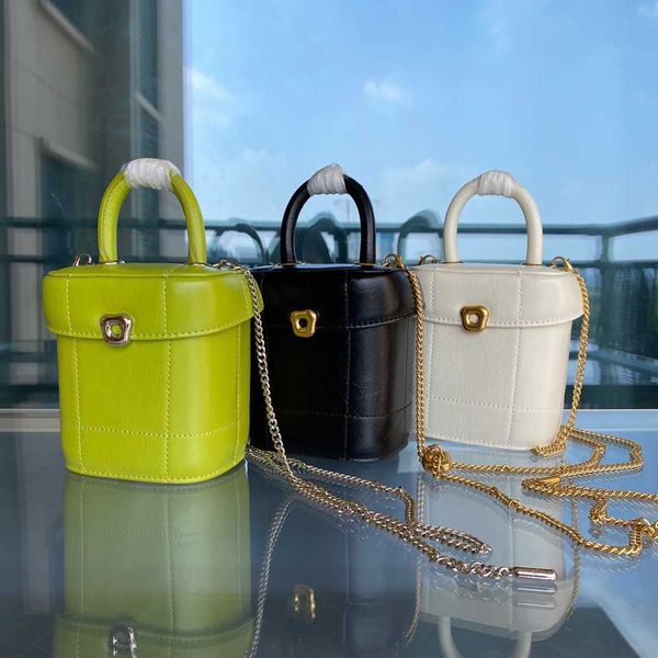 songmont bags small song luxury high-end box bag wonton lock chain portable bucket shoulder messenger bag
songmont bags small song luxury high-end box bag wonton lock chain portable bucket shoulder messenger bag