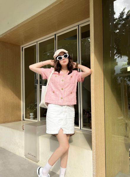 chan home new 2023 summer women's brand jacket ootd fashion grade cardigan coat summer sunscreen clothing coat camellia pattern coats, Black;brown
chan home new 2023 summer women's brand jacket ootd fashion grade cardigan coat summer sunscreen clothing coat camellia pattern coats, Black;brown