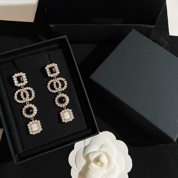 magnificent women's earrings jewelry designer earrings pearl women's pendant elegant simple style women's wedding party jewel, Golden;silver
magnificent women's earrings jewelry designer earrings pearl women's pendant elegant simple style women's wedding party jewel, Golden;silver
