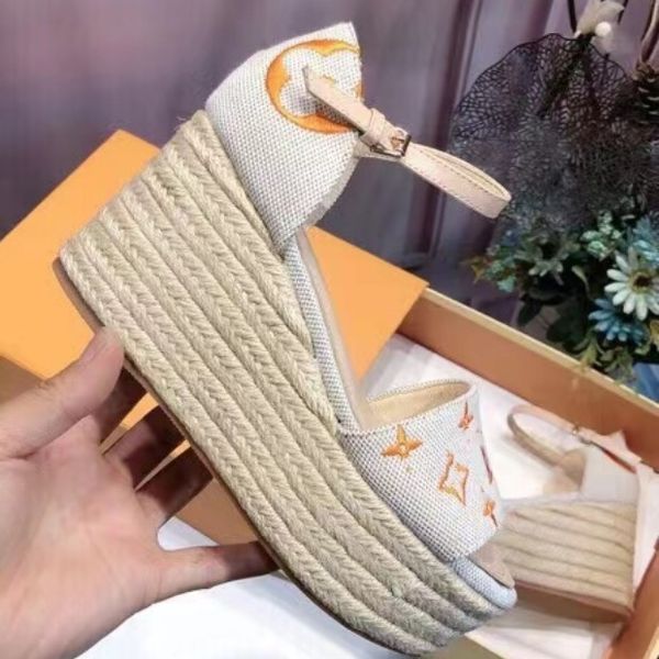 summer lady slope with fisherman sandals well-known designer lady sandals straw woven outsole leather, with lady sandals, Black
summer lady slope with fisherman sandals well-known designer lady sandals straw woven outsole leather, with lady sandals, Black