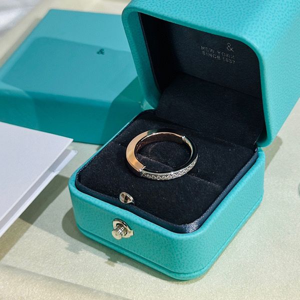 designer ring luxury rings for women u-lock two-tone rings gold designer rings men diamond couple rings engagement rings gifts personalized, Silver
designer ring luxury rings for women u-lock two-tone rings gold designer rings men diamond couple rings engagement rings gifts personalized, Silver