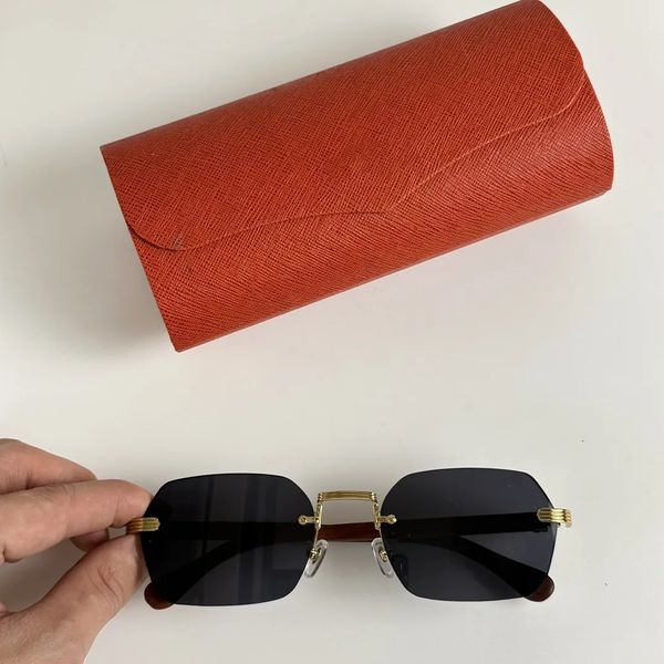 classic brand men's and women's sunglasses, with metal frame and gradient glass lens size suitable for beach sunshade box, White;black
classic brand men's and women's sunglasses, with metal frame and gradient glass lens size suitable for beach sunshade box, White;black