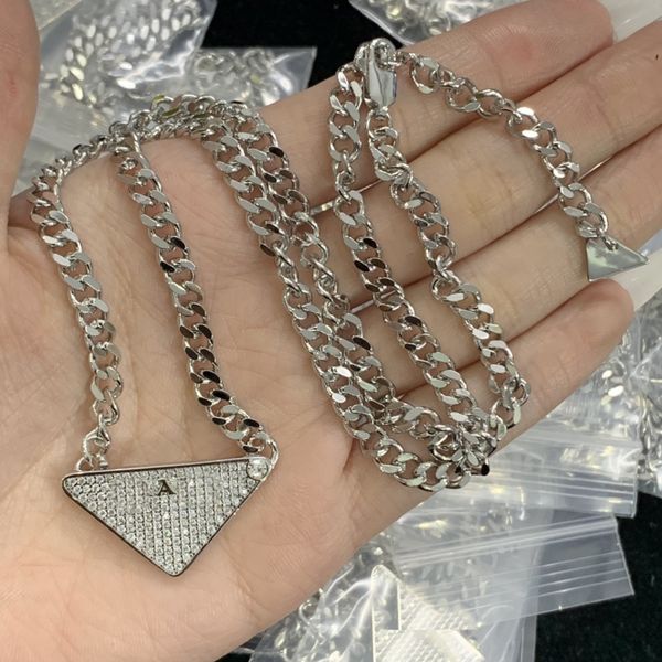 personality womens mens luxury designer necklace chain prad fashion jewelry black white p triangle pendant design party silver hip hop punk
personality womens mens luxury designer necklace chain prad fashion jewelry black white p triangle pendant design party silver hip hop punk