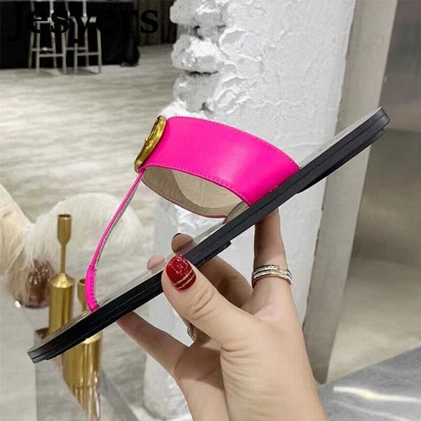 2023 summer flat beach slippers women split toe metal button decor sandals flipflop seaside vacation shoes lazy slides unisex, Black
2023 summer flat beach slippers women split toe metal button decor sandals flipflop seaside vacation shoes lazy slides unisex, Black