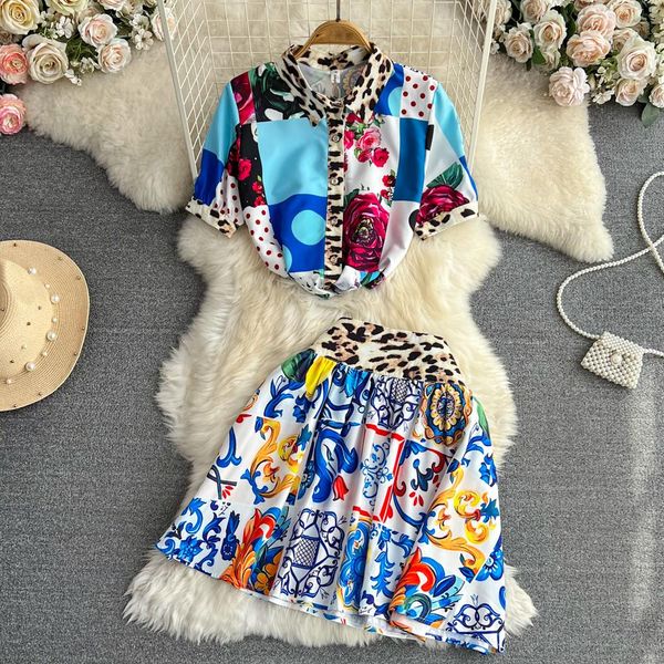 two piece dress summer runway blue and white porcelain printed beach set women flower short sleeve print + mini skirt 2 piece set2023
two piece dress summer runway blue and white porcelain printed beach set women flower short sleeve print + mini skirt 2 piece set2023