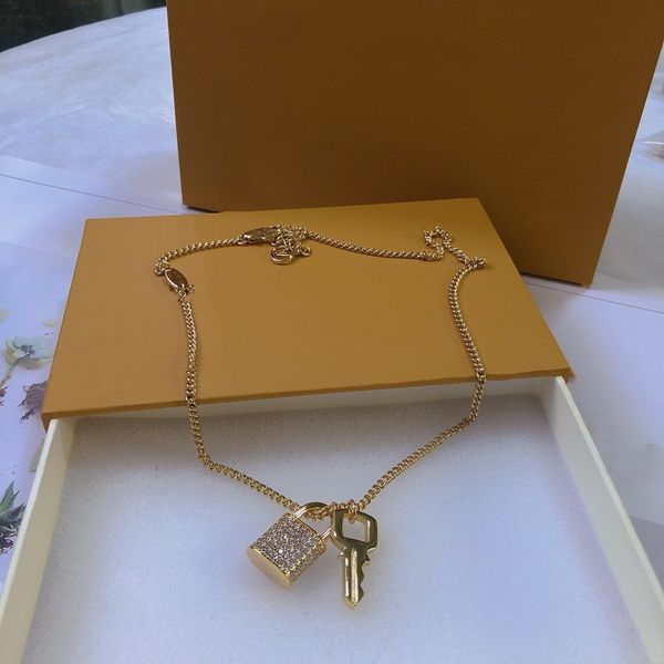 classic pendant necklace designer designed women's fashion simple necklace jewelry wedding party valentine's day jewelry gifts, Black
classic pendant necklace designer designed women's fashion simple necklace jewelry wedding party valentine's day jewelry gifts, Black