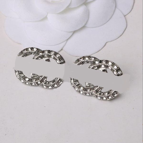 18k gold plated luxury designers letters stud geometric famous women round crystal rhinestone pearl earring wedding party jewerlry accessori, Golden;silver
18k gold plated luxury designers letters stud geometric famous women round crystal rhinestone pearl earring wedding party jewerlry accessori, Golden;silver