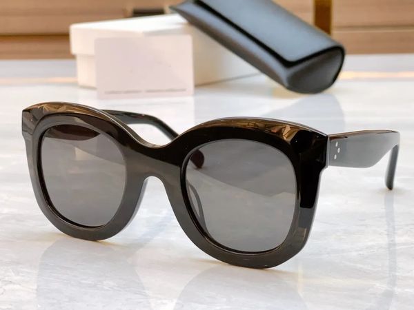 fashion designer sunglasses classic glasses glasses outdoor beach sunglasses men and women 4-color optional with box, White;black
fashion designer sunglasses classic glasses glasses outdoor beach sunglasses men and women 4-color optional with box, White;black