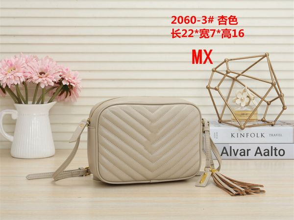 2023designer bags lou camera bag in quilted leather luxury handbags featuring an adjustable leather strap shoulder bag crossbody bas women s
2023designer bags lou camera bag in quilted leather luxury handbags featuring an adjustable leather strap shoulder bag crossbody bas women s