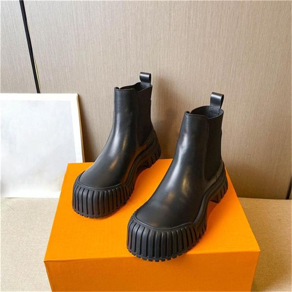 2023 designer paris ruby flat low ankle boots women laureate platform desert leather winter martin shoes trim zipper rubber sole sneakers si, Black
2023 designer paris ruby flat low ankle boots women laureate platform desert leather winter martin shoes trim zipper rubber sole sneakers si, Black