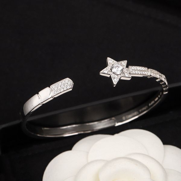 2023 luxury quality s925 silver charm opened bangle with diamond in silver color have box stamp ps7091b, Golden
2023 luxury quality s925 silver charm opened bangle with diamond in silver color have box stamp ps7091b, Golden