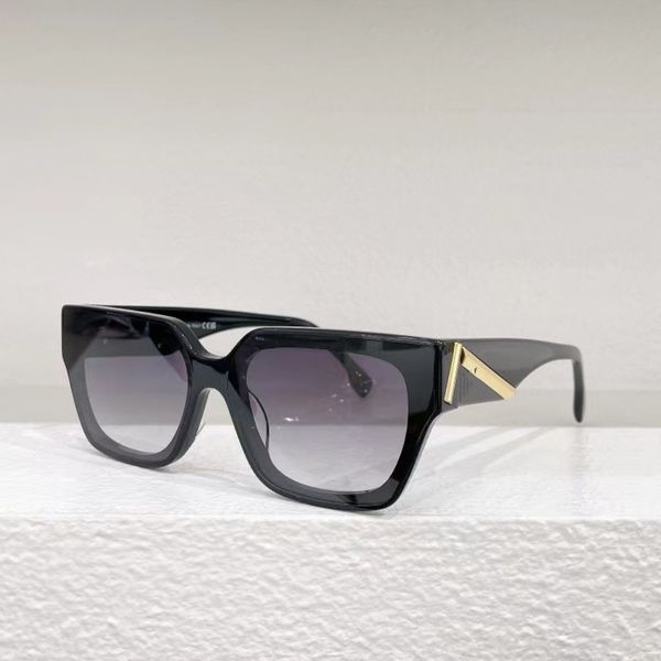 2023 selling new model in europe and america, high-quality large-sized pilot driving beach sports travel women's fashionable casual per, White;black
2023 selling new model in europe and america, high-quality large-sized pilot driving beach sports travel women's fashionable casual per, White;black