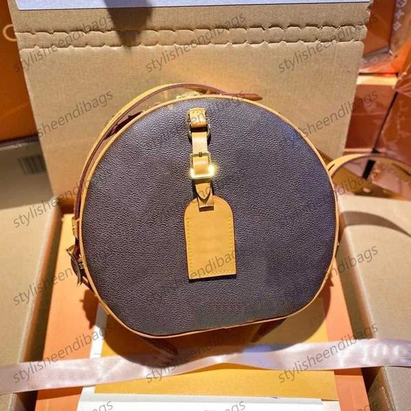 stylisheendibags 2023 leather one crossbody bag genuine fashion chain shoulder bags messneger pocket ladies wallet m52294 size 20.0 22.5 x 8
stylisheendibags 2023 leather one crossbody bag genuine fashion chain shoulder bags messneger pocket ladies wallet m52294 size 20.0 22.5 x 8